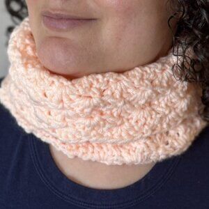 Spring Peach Crochet Cowl